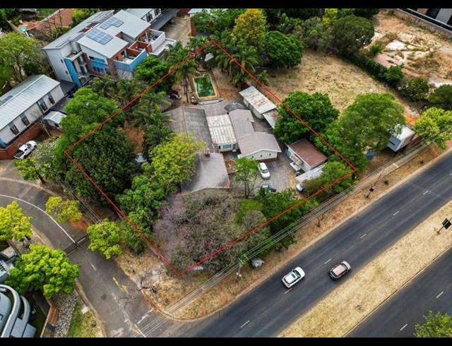 LAND FOR SALE IN MENLO PARK